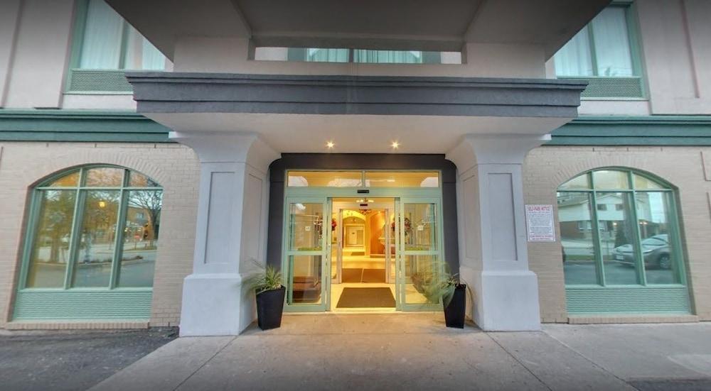 Days Inn By Wyndham Niagara Falls Centre St By The Falls Exterior photo