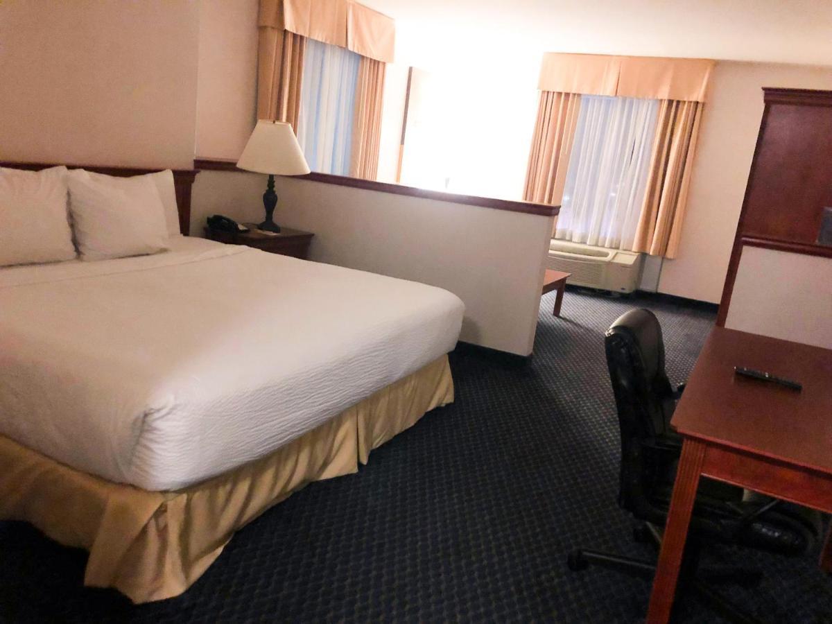Days Inn By Wyndham Niagara Falls Centre St By The Falls Exterior photo